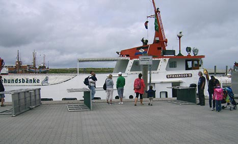 Neuharlingersiel - Fhre