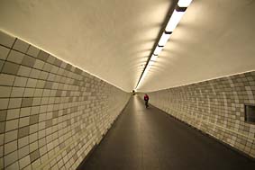 Fussgngertunnel unter dem Nord - Ostsee - Kanal Rendsburg